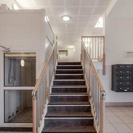 Roomspace Serviced Apartments - Capitol Square Epsom Esterno foto
